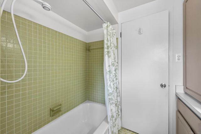 8607 Leslie Drive, Sterling Heights, MI 48314