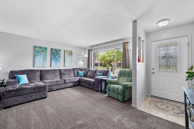 8607 Leslie Drive, Sterling Heights, MI 48314