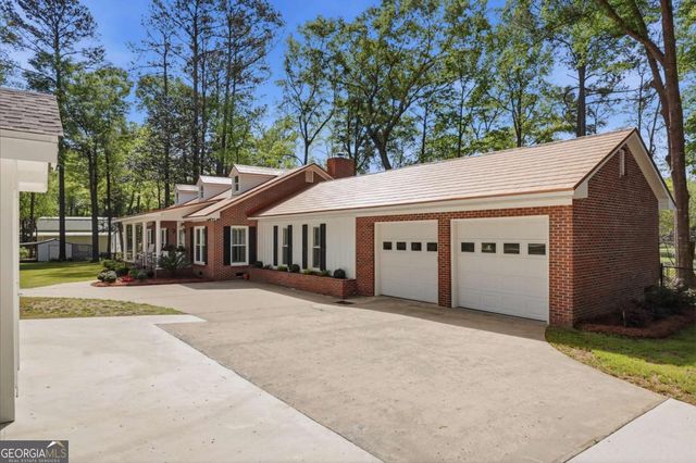 1044 Lewis Mill Lake Road, Vienna, GA 31092