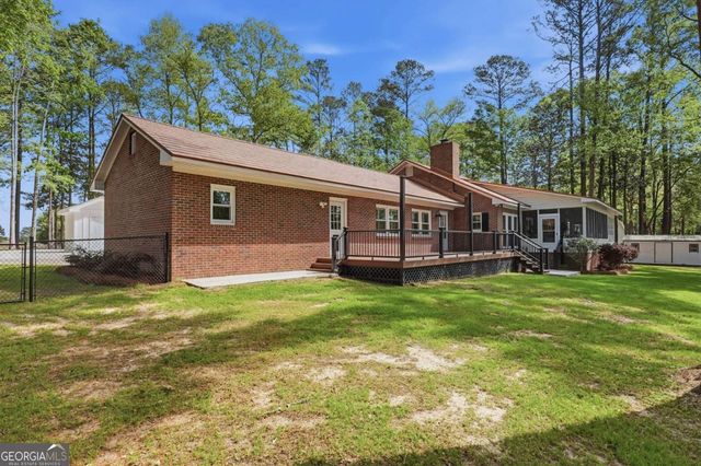 1044 Lewis Mill Lake Road, Vienna, GA 31092