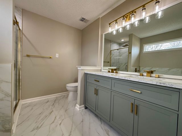 2776 DEER GLADE LN, Memphis, TN 38133