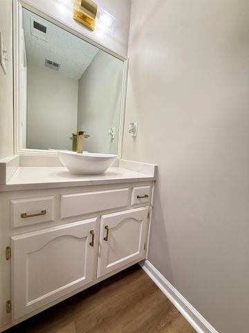 2776 DEER GLADE LN, Memphis, TN 38133