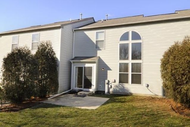 1073 Stamford Court, Aurora, IL 60502
