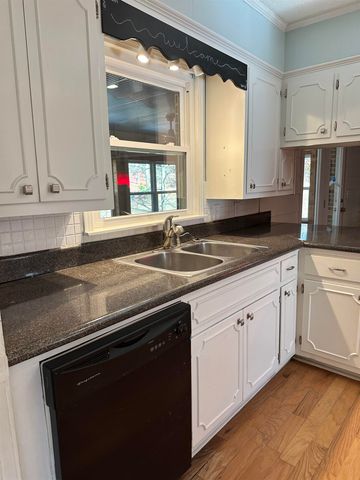 141 PECAN ST, Selmer, TN 38375