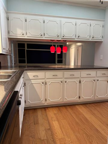 141 PECAN ST, Selmer, TN 38375