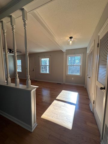 141 PECAN ST, Selmer, TN 38375