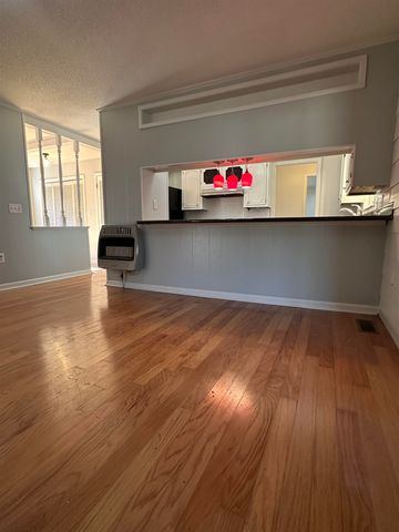 141 PECAN ST, Selmer, TN 38375