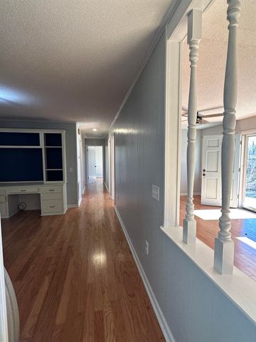 141 PECAN ST, Selmer, TN 38375