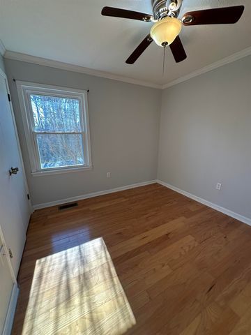 141 PECAN ST, Selmer, TN 38375