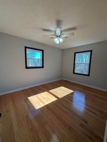 141 PECAN ST, Selmer, TN 38375