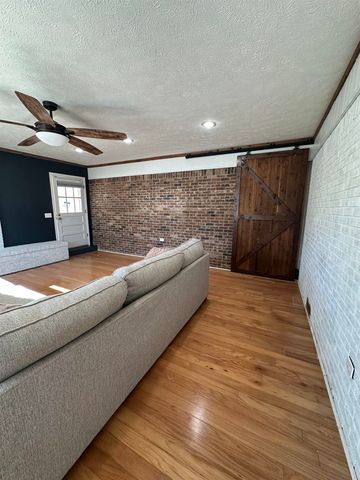 141 PECAN ST, Selmer, TN 38375