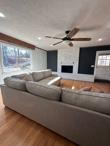 141 PECAN ST, Selmer, TN 38375