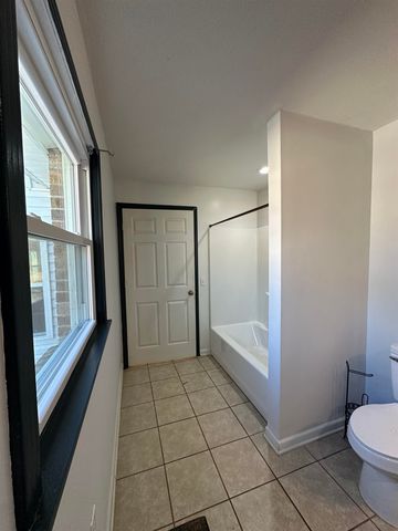 141 PECAN ST, Selmer, TN 38375