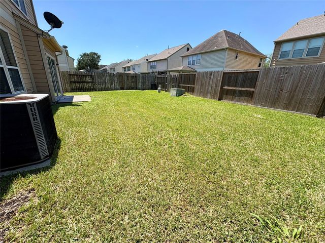 2910 Feather Green Trail, Fresno, TX 77545