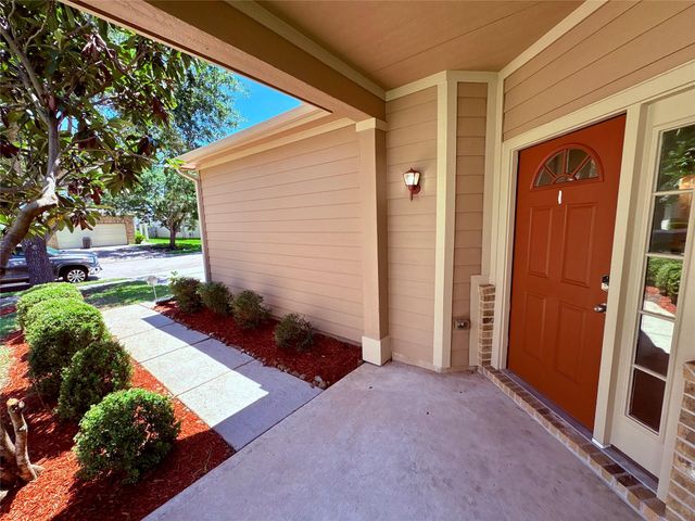 2910 Feather Green Trail, Fresno, TX 77545
