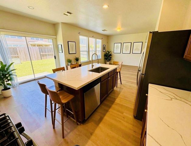 2910 Feather Green Trail, Fresno, TX 77545