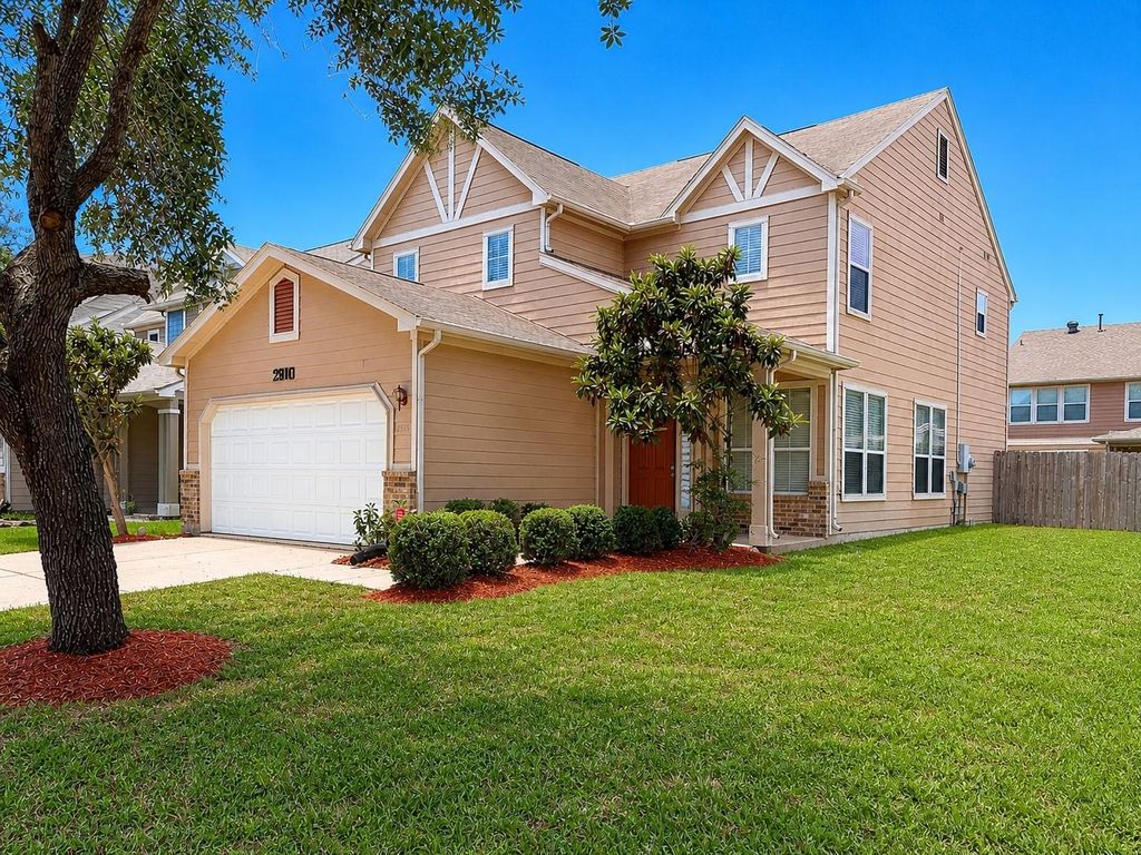 2910 Feather Green Trail, Fresno, TX 77545