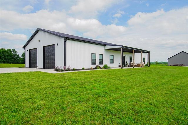 8009 S Enochs Mills Road, Grain Valley, MO 64029