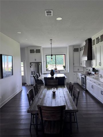 8009 S Enochs Mills Road, Grain Valley, MO 64029