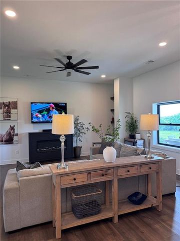 8009 S Enochs Mills Road, Grain Valley, MO 64029