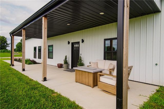 8009 S Enochs Mills Road, Grain Valley, MO 64029