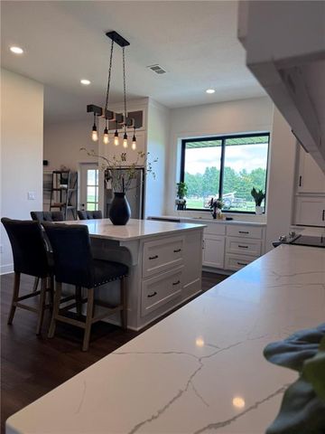 8009 S Enochs Mills Road, Grain Valley, MO 64029