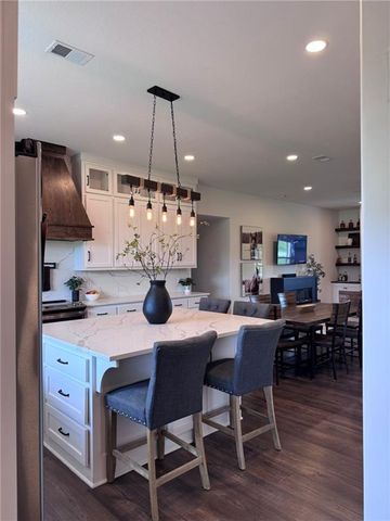 8009 S Enochs Mills Road, Grain Valley, MO 64029