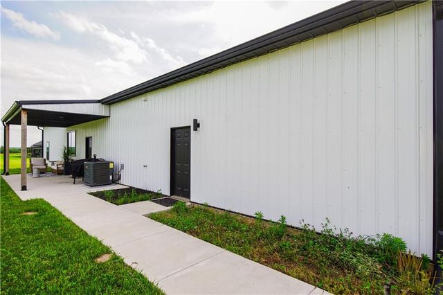 8009 S Enochs Mills Road, Grain Valley, MO 64029