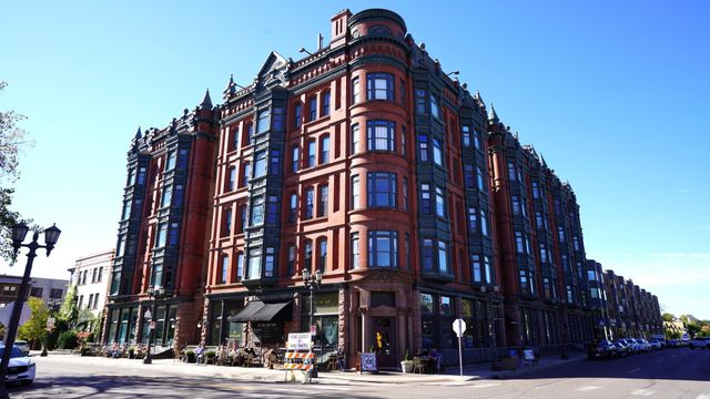 301 Selby Avenue, Saint Paul, MN 55102