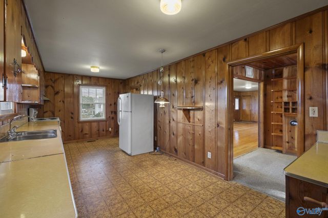 8208 Hickory Hill Lane SE, Huntsville, AL 35802