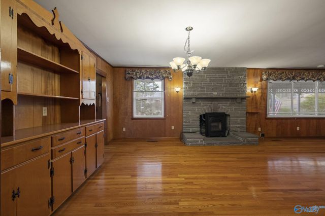 8208 Hickory Hill Lane SE, Huntsville, AL 35802