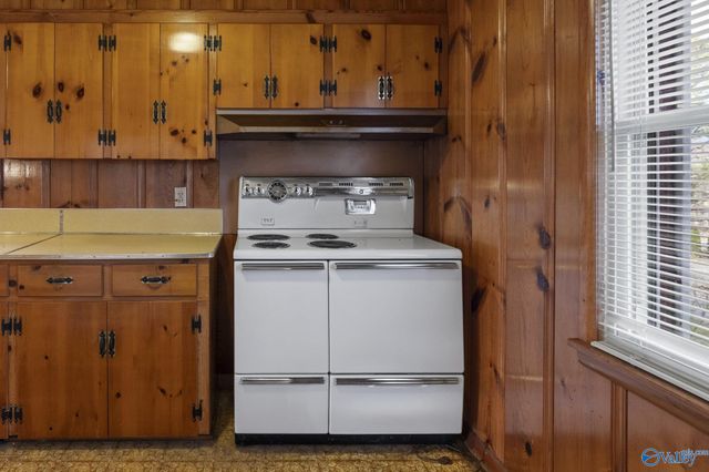 8208 Hickory Hill Lane SE, Huntsville, AL 35802