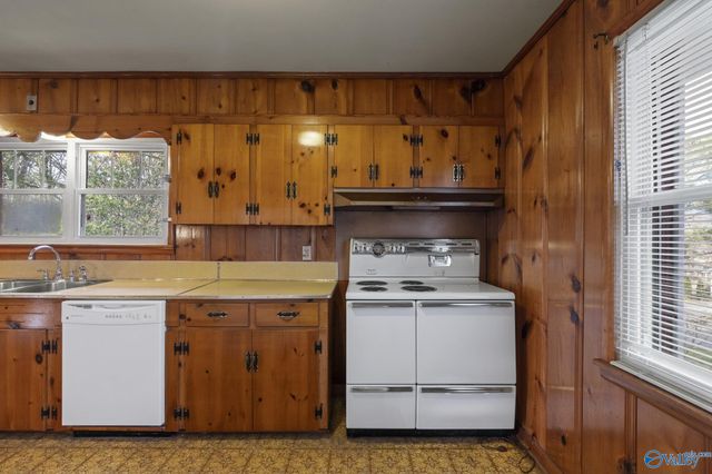 8208 Hickory Hill Lane SE, Huntsville, AL 35802