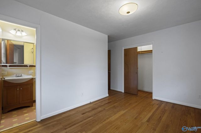 8208 Hickory Hill Lane SE, Huntsville, AL 35802