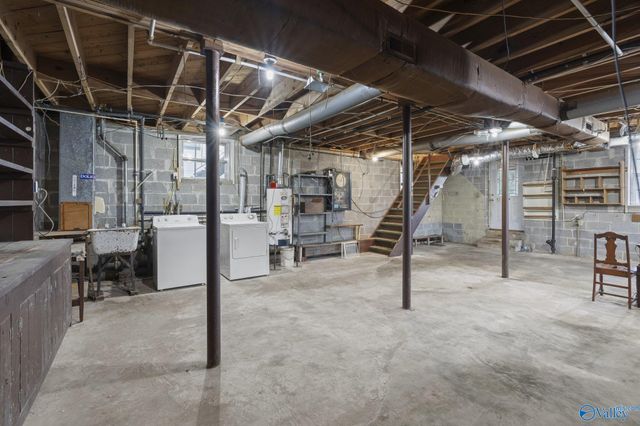 8208 Hickory Hill Lane SE, Huntsville, AL 35802