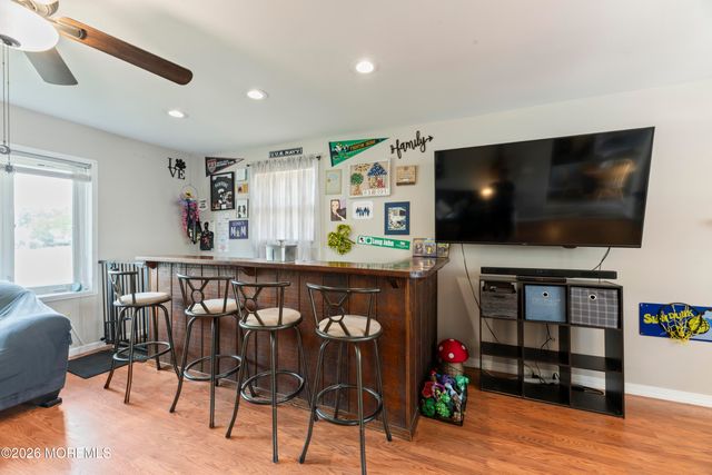 1 Lakeland Drive, Brick, NJ 08723