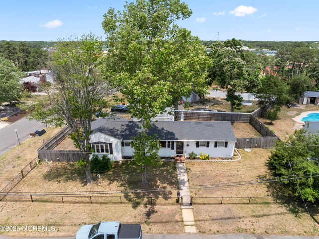1 Lakeland Drive, Brick, NJ 08723