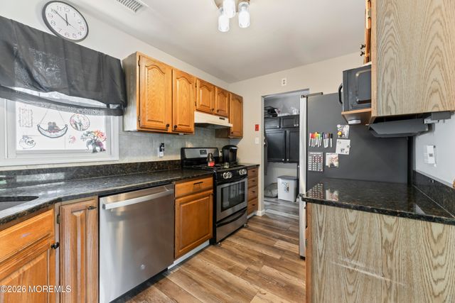 1 Lakeland Drive, Brick, NJ 08723