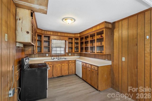 552 Tripolis Street SE, Concord, NC 28025