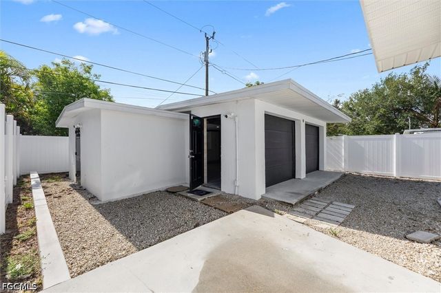 1200 Patterson RD, Cape Coral, FL 33909