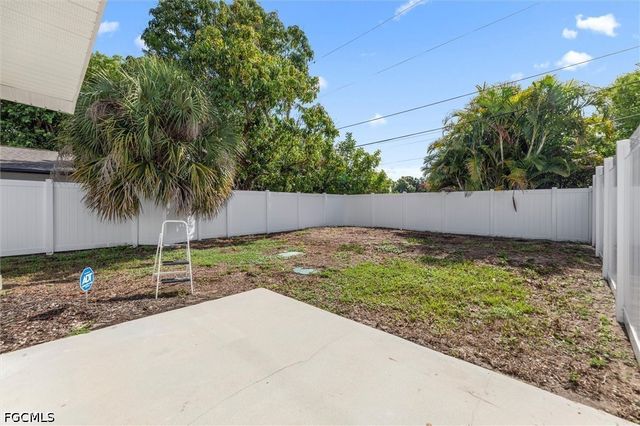 1200 Patterson RD, Cape Coral, FL 33909