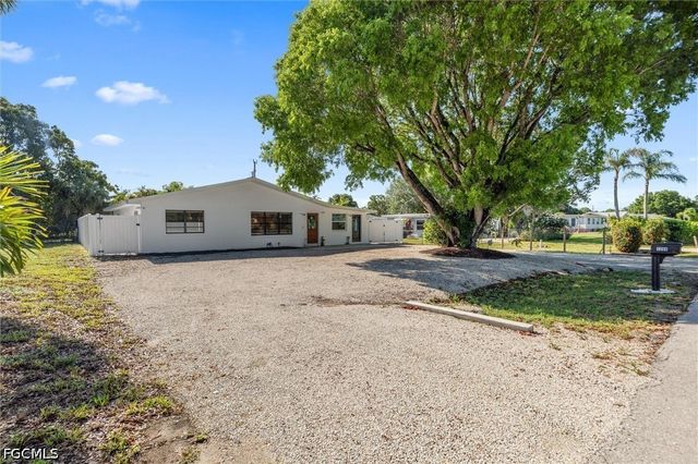 1200 Patterson RD, Cape Coral, FL 33909
