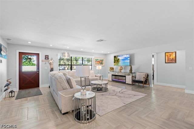 1200 Patterson RD, Cape Coral, FL 33909