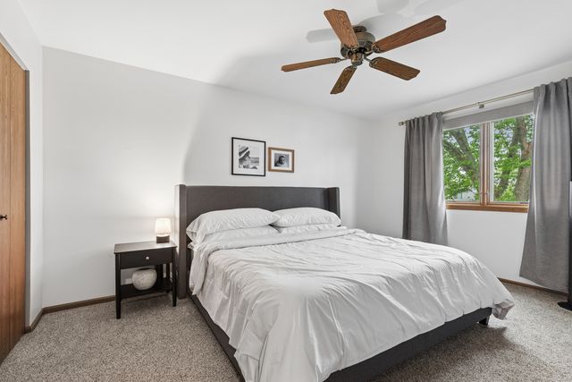 1424 Westport Ridge, Crystal Lake, IL 60014