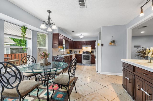 96 Creekwood Drive, Jacksonville, AR 72076