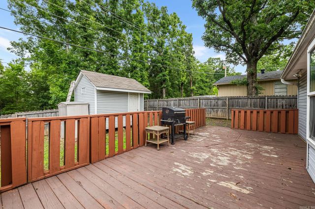 96 Creekwood Drive, Jacksonville, AR 72076
