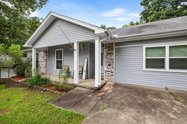 96 Creekwood Drive, Jacksonville, AR 72076
