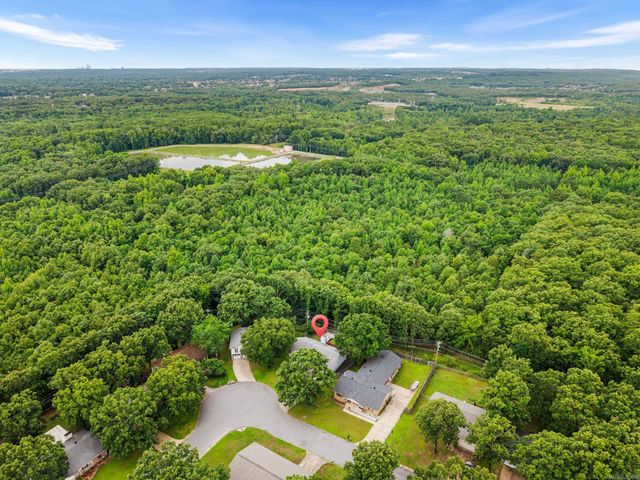 96 Creekwood Drive, Jacksonville, AR 72076