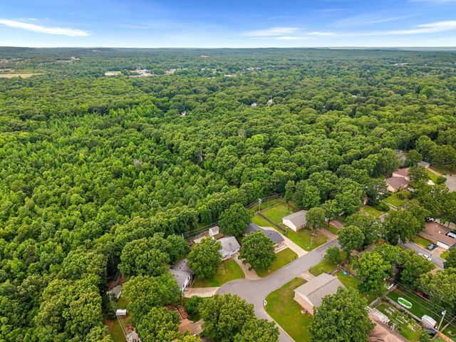 96 Creekwood Drive, Jacksonville, AR 72076