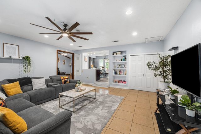 96 Creekwood Drive, Jacksonville, AR 72076